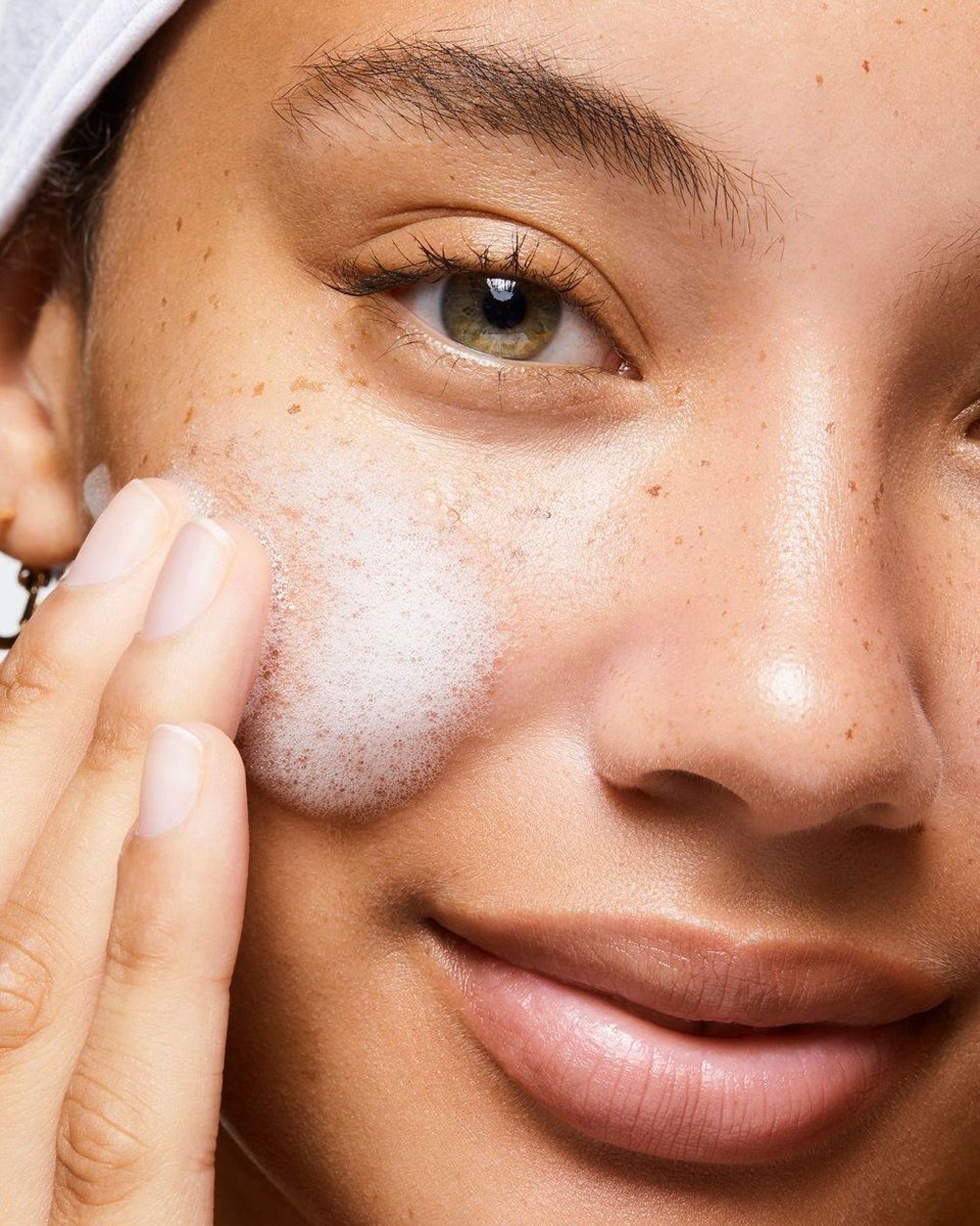 WHITENING FACE WASH